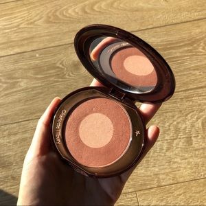 Charlotte Tilbury Cheek to Chic Pillow Talk Blush